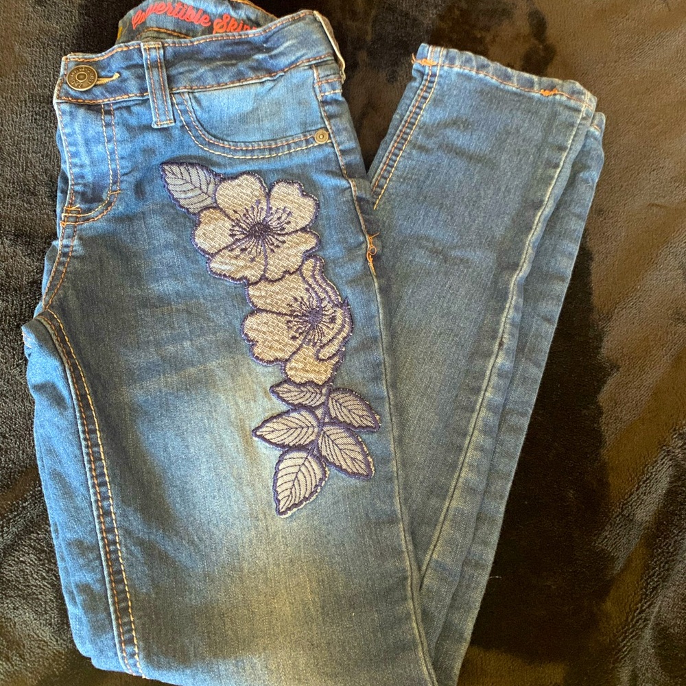 Lee convertible skinny jeans w/flower embroidery